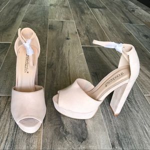 Blush peep toe platform heels! Perfect for spring!
